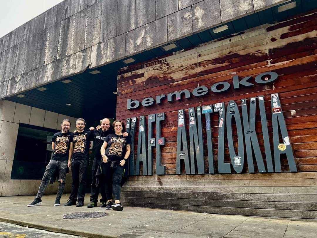 Halloween Metal Fest (@halloweenmetalf) on Twitter photo No podemos hacer más que dar las gracias a tod@s l@s que os acercasteis al <a href="/AntzokiBermeo/">Bermeo Kafe Antzokia</a> el pasado sábado, una noche para recordar.
Nos vemos en 2025!!!!!! No podemos hacer más que dar las gracias a tod@s l@s que os acercasteis al <a href="/AntzokiBermeo/">Bermeo Kafe Antzokia</a> el pasado sábado, una noche para recordar.
Nos vemos en 2025!!!!!!