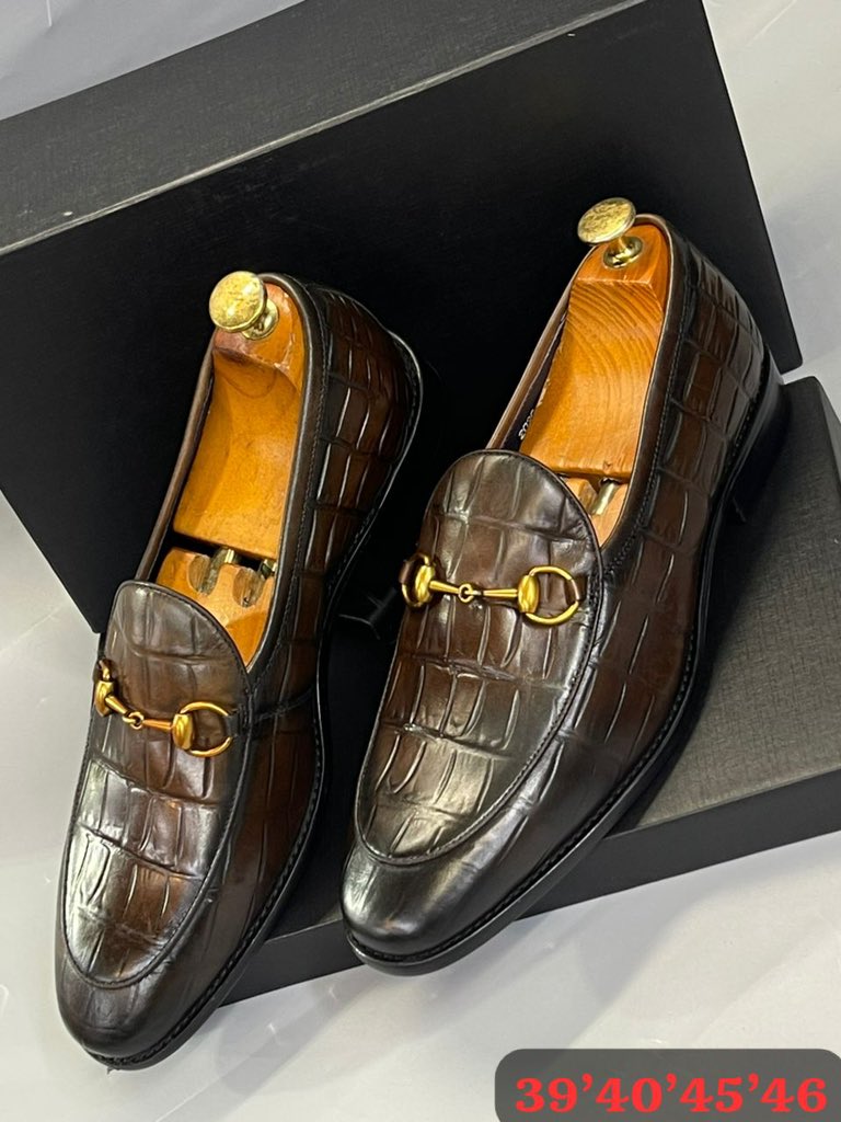 DIAMONDSLook2's tweet image. Élégant lundi aimable clientèle .
Douala makepe 
Livraison et expédition possible