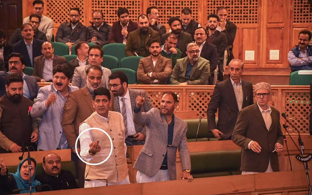 imranrezaansari's tweet photo. Is this what people of Jammu and Kashmir get when we remind National Conference of their Promise for reversing undemocratic events of August 2019. Honble MLA Pahalgam showing the future to People on Day 1 of Assembly. https://t.co/5Yk0NCLQVL
