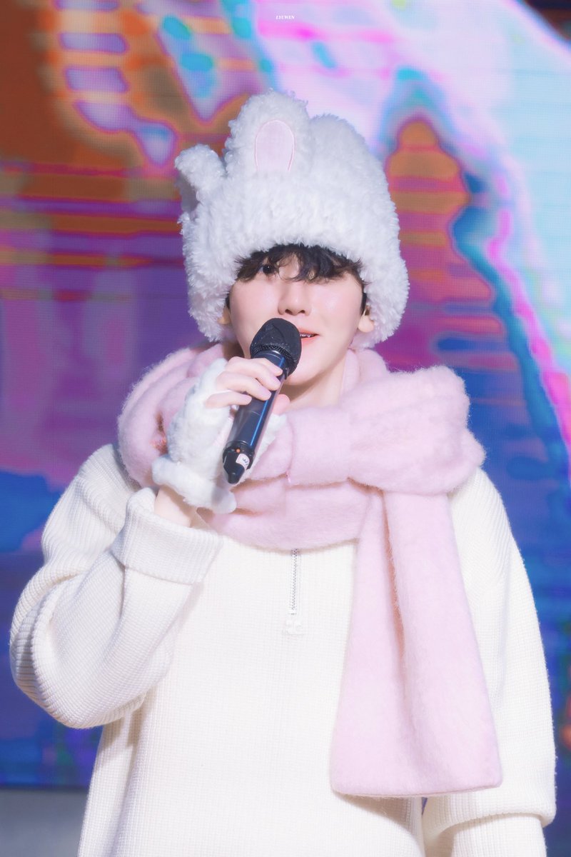 241102 🧸❄️🎀☕️
#BAEKHYUN #백현 <a href="/B_hundred_Hyun/">Baekhyun_EXO</a>