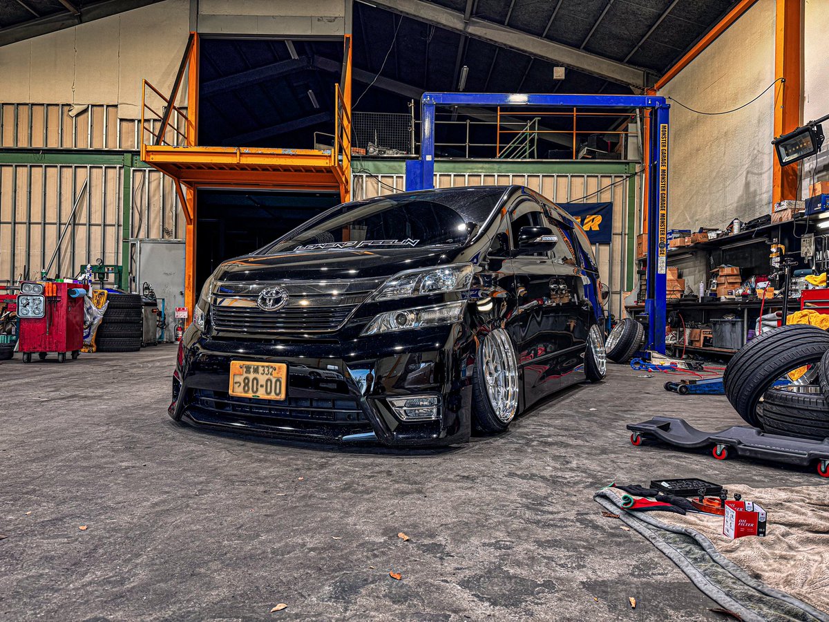 リバレル完
BBS LM 20インチ11j通し

ミニバンでこのサイズ履いてる人いない気がするんだが気のせいかな🧐

とりあえず形にはなった🔥
KWGPで是非見てくれたら嬉しいです👍

#KWGPで会いましょう