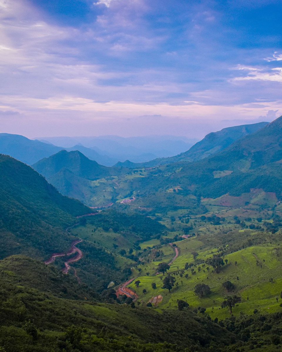 tripswala's tweet photo. Kalyamali, Koraput, Odisha 🙀😱❤️❤️❤️

The Switzerland of Odisha

#kalyamali #koraput #Odisha #odishatourism #naturefreak #traveler  #travelphotography https://t.co/YqN42SboLQ