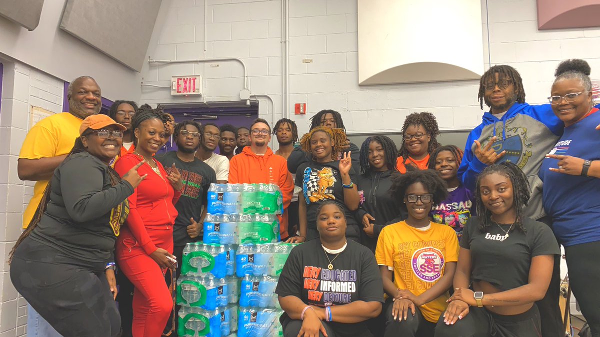 AAAKKYTBS's tweet photo. 💙🤍✨ Thank you to all who donated to our hydration drive! Thank you for being a part of our community and helping us make a difference! 💙🤍✨

#SWD #MLK #FVSU #GAState #CAU #MorehouseCollege #EdwardWatersUniversity #HydrationDrive #Service #191946 #AtlAlumni #KKPsi #TBSigma https://t.co/7y3XgJj8L6