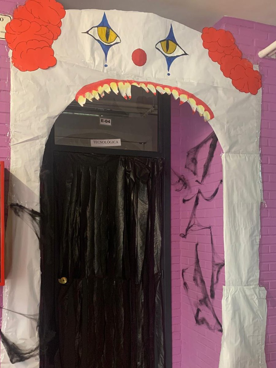 Esta es la puerta ganadora del Edificio E. Pertenece a 3ºE. Enhorabuena a todo el alumnado del centro por su participación.