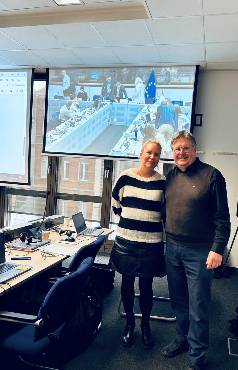 SuPerLiitto's tweet photo. Toiminnanjohtaja @TanuHeikkinen ja asiantuntija @hetasiranko osallistuvat Euroopan komission alaiseen sosiaalisektorin sosiaalidialogin täysistuntoon, jossa työntekijöiden ja työnantajien edustajat keskustelevat mm. alan valmisteilla olevasta veto- ja pitovoiman työohjelmasta. https://t.co/JTVIhHDD3S