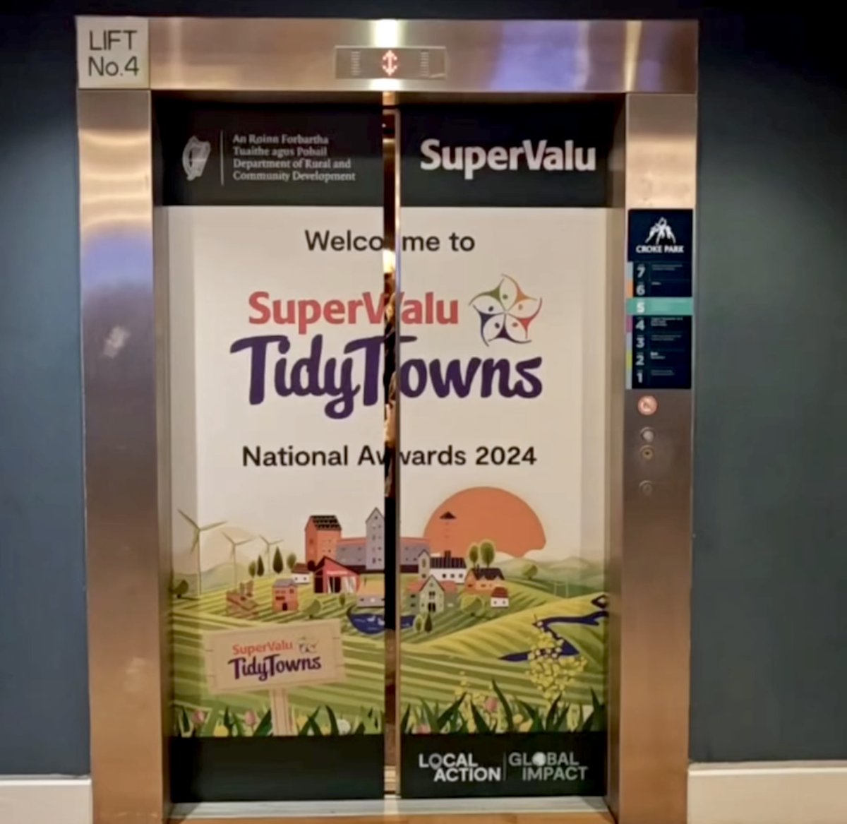 Vinehall Displays (@vinehalldisplay) on Twitter photo Another successful #SuperValuTidyTowns event delivered by #VinehallTeam! Proud to partner with <a href="/Musgrave/">#BastardoSinGloria ⭐⭐⭐</a>, bringing this community celebration to life. Congrats to this year’s winners and participants making a difference! 🌍
#EventSuccess #Sustainability #EventProfs #Vinehall Another successful #SuperValuTidyTowns event delivered by #VinehallTeam! Proud to partner with <a href="/Musgrave/">#BastardoSinGloria ⭐⭐⭐</a>, bringing this community celebration to life. Congrats to this year’s winners and participants making a difference! 🌍
#EventSuccess #Sustainability #EventProfs #Vinehall
