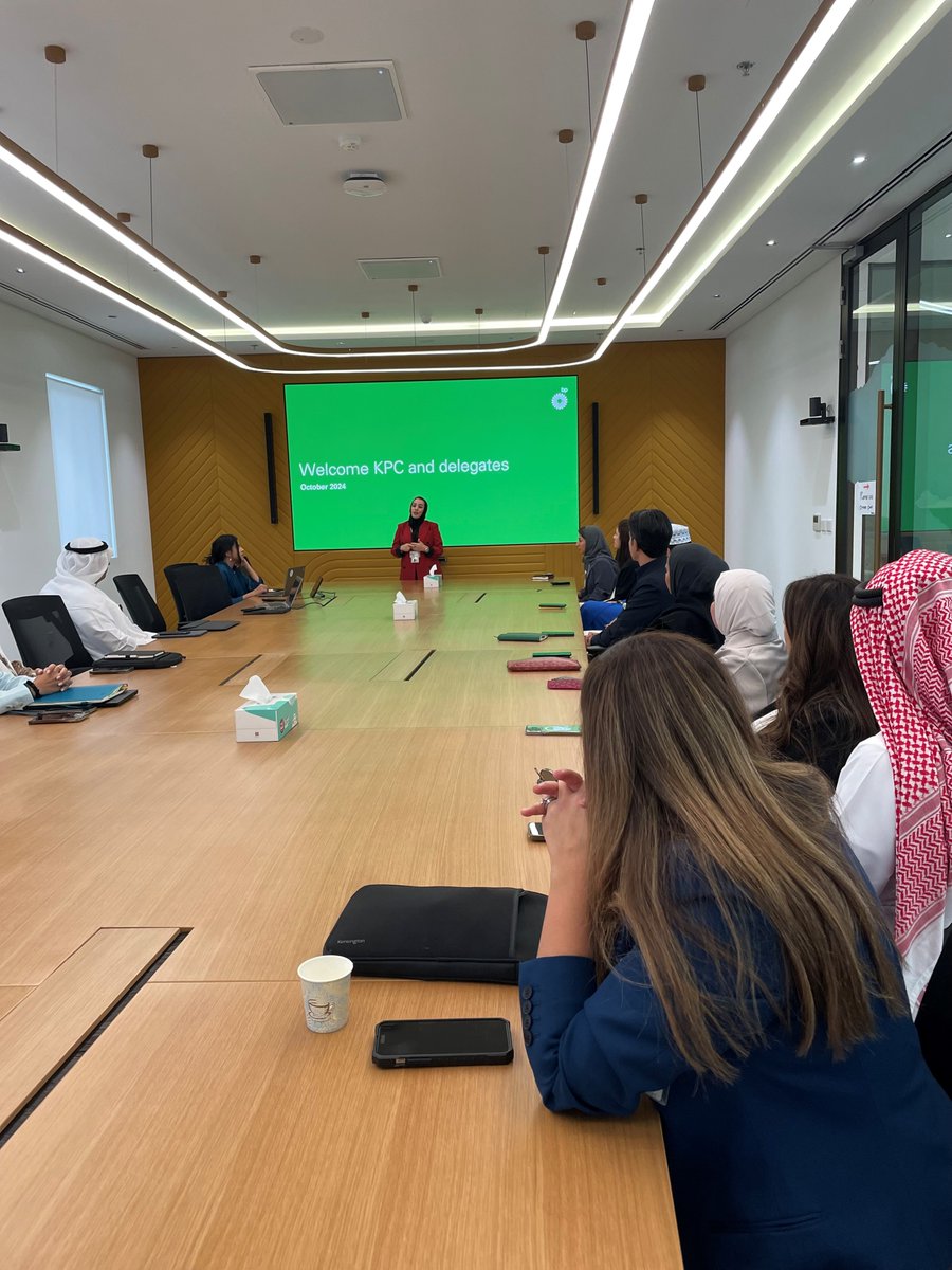bp_Oman's tweet photo. في مبادرة لتبادل الخبرات وتوسعة شبكات التواصل بين الكوادر الوطنية، قمنا باستضافة عدد من كبار المسؤولين من فرق العلاقات   العامة والإعلام من مؤسسة البترول الكويتية والشركات التابعة لها في ورشة عمل في العلاقات العامة والتي استمرت لمدة يومين اذ ناقشنا أفضل الممارسات في مجال التواصل والعلاقات الخارجية