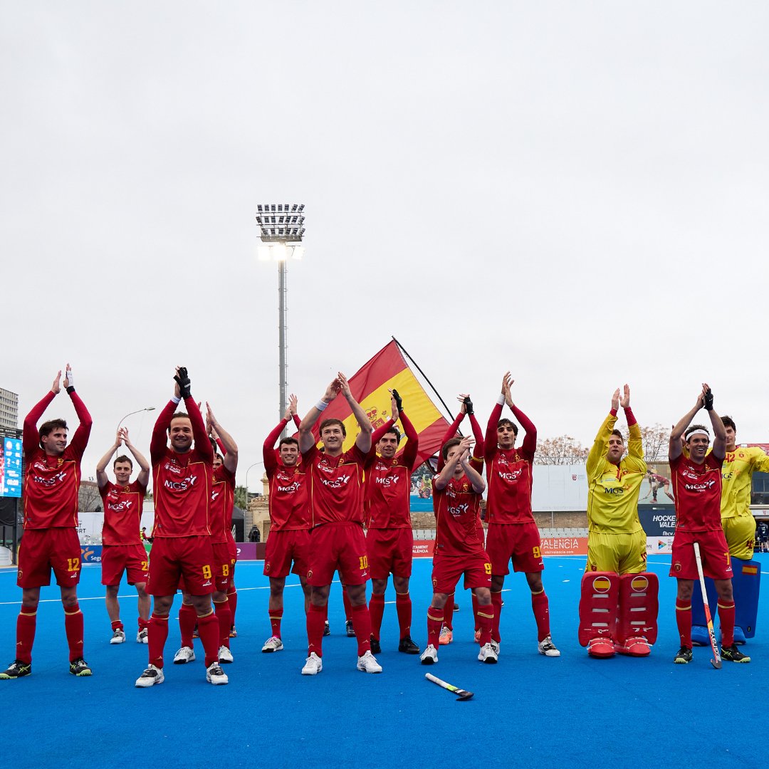 rfe_hockey's tweet photo. Fuerza, Valencia ❤️‍🩹

Valencia ha dado mucho por el hockey. Ahora toca que el hockey se lo devuelva.

👉 Info sobre donaciones a Banco de Alimentos y Cruz roja deslizando en el post.

#HockeyEspaña https://t.co/ptiOKW2NGW