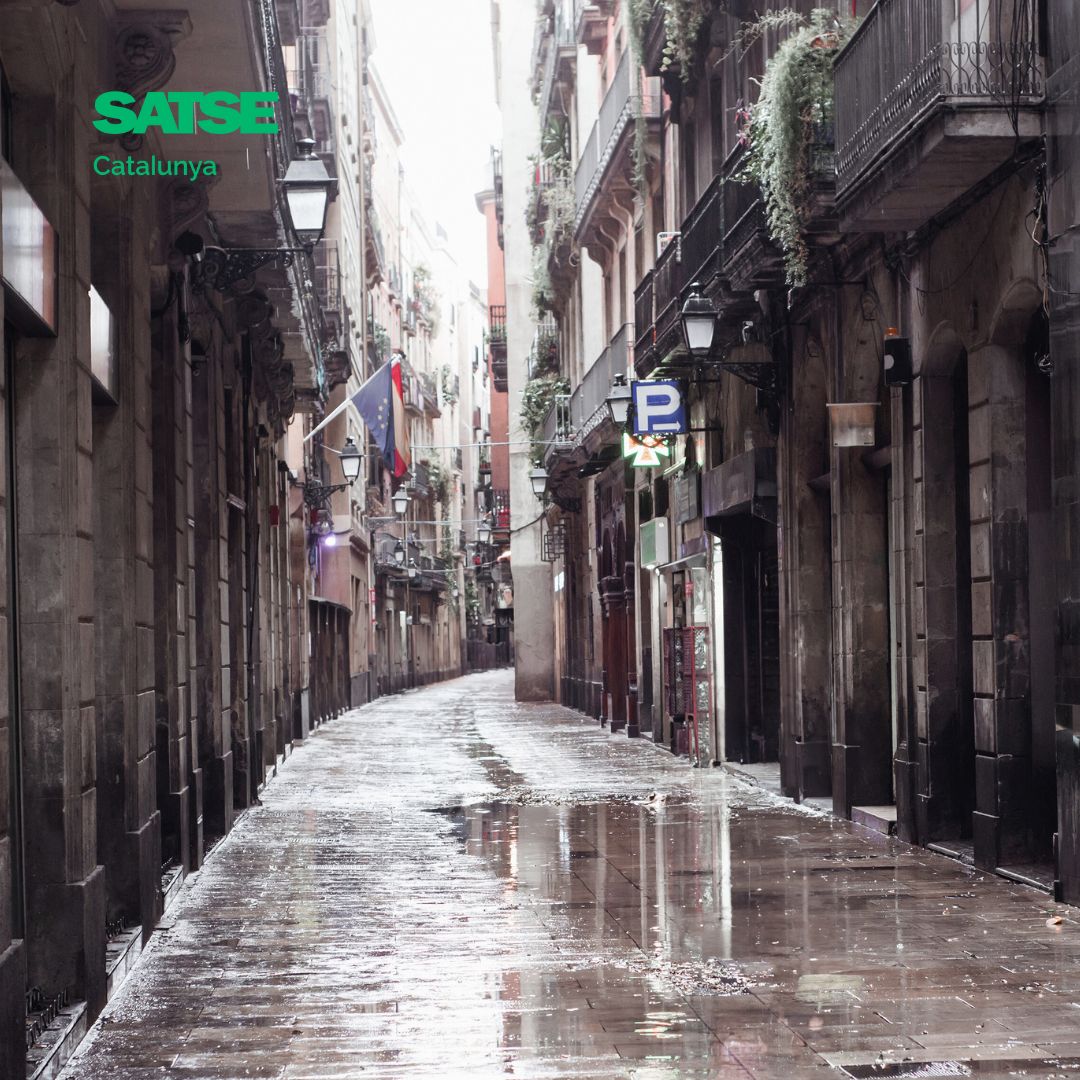 SATSECatalunya's tweet photo. 🟢 Demanem la suspensió de l'atenció no urgent al Vallès, Garraf i Barcelonès per les fortes pluges i l'alerta #INUNCAT.
👩‍⚕️ La seguretat de professionals i pacients és la nostra prioritat.
🙏 Cuideu-vos i seguiu les recomanacions de Protecció Civil💧 https://t.co/tLFcnRLkQu https://t.co/FbYvJt6QSz