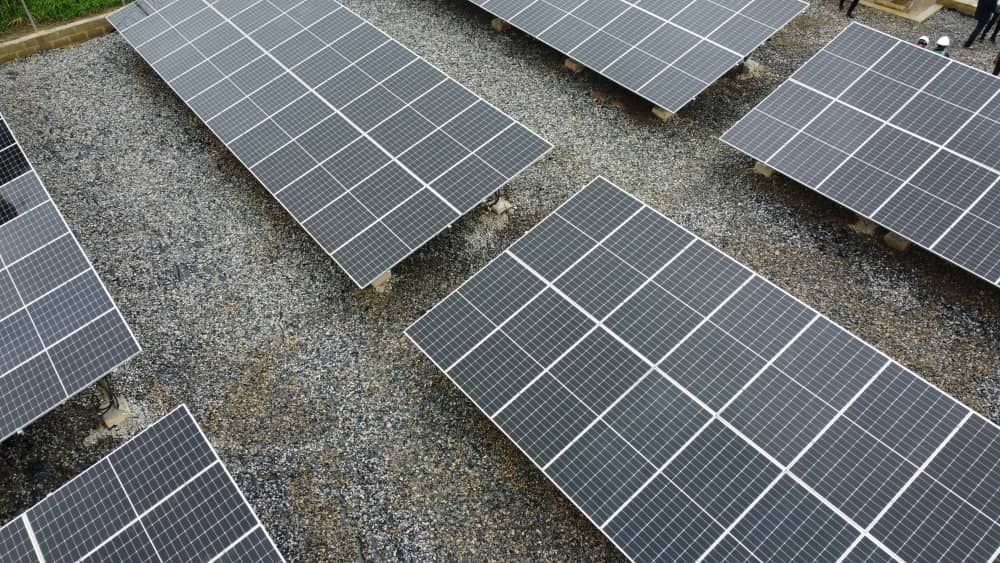 The Nigerian Rural Electrification Agency <a href="/TheREANigeria/">REANigeria</a> activates a solar hybrid #minigrid of 100kWp capacity in Uhuafor Nomeh community thus ending 18 years of blackout. 💡 🌞 

Read more👉 buff.ly/4hvoRaV 

Source: <a href="/LeadershipNGA/">LEADERSHIP NEWS</a>