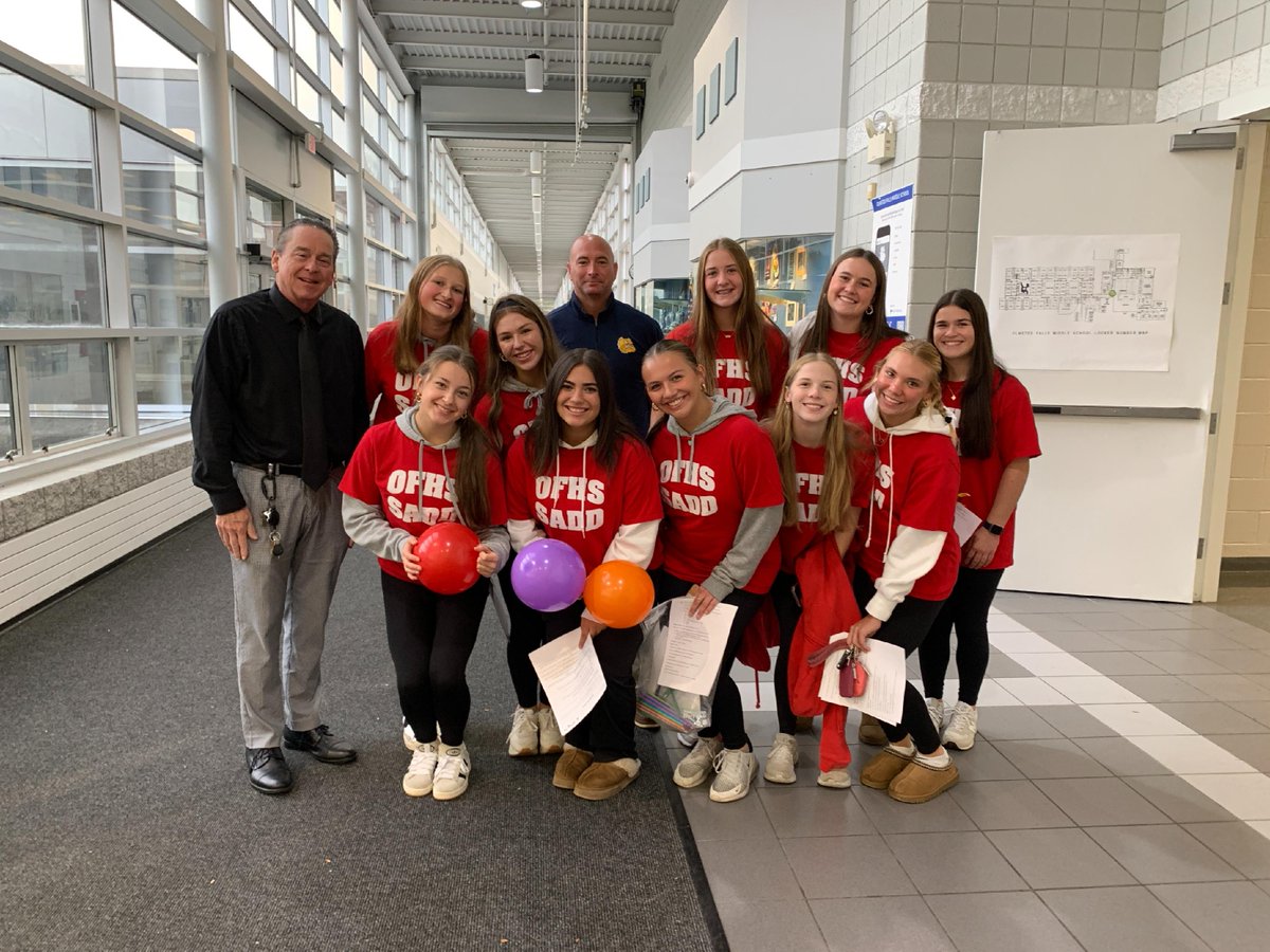 OFCSDistrict's tweet photo. 🏫 Over 190 students from Olmsted Falls High School’s SADD organization visited OFMS for Red Ribbon Week, sharing important lessons on healthy, safe decision-making with our STAR classes. 🌟 #RedRibbonWeek #TheBulldogWay https://t.co/ggmpil69Ai