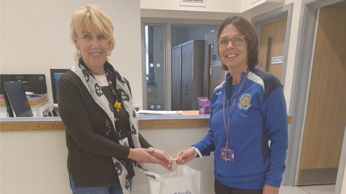 Carmarthenshire Libraries tweet media