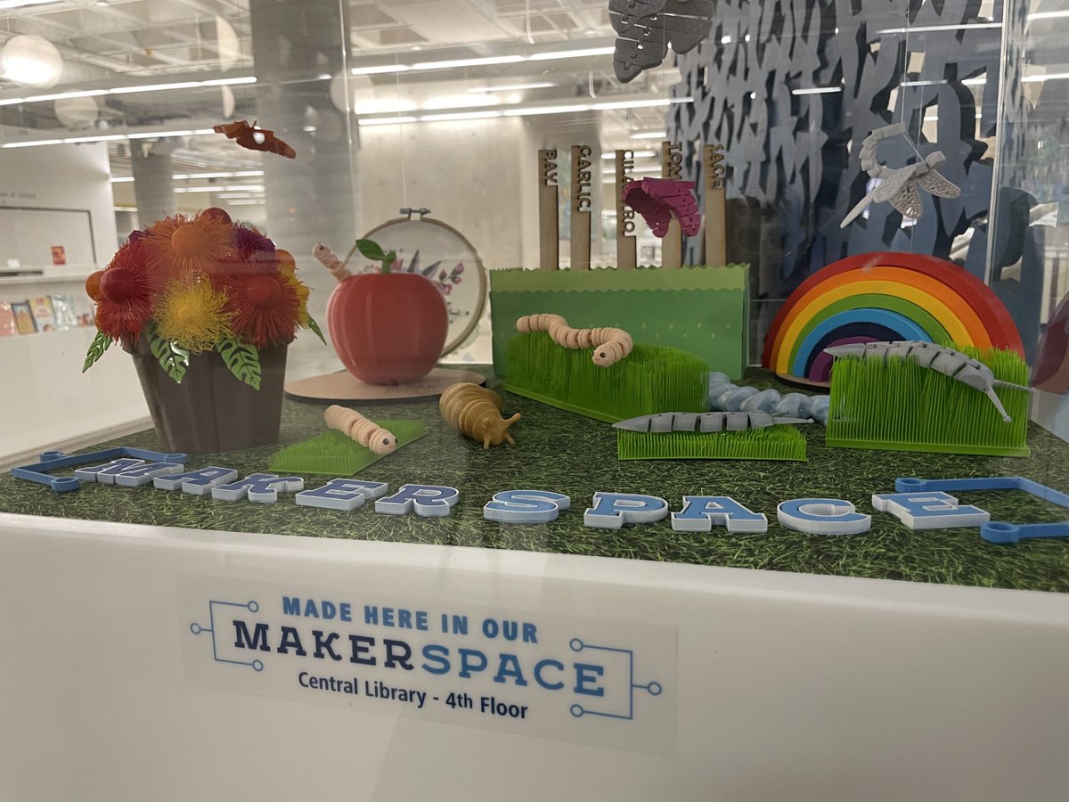 HamiltonLibrary's tweet photo. Morning #HamOnt!
On this #MakerspaceMonday, take a peek at all of the fun #projects you can design and make in our library spaces.
https://t.co/9xSv7hQTaD
#DIY #3Dprinting #makerspaces #printing #embroidery https://t.co/g740UpYPjl