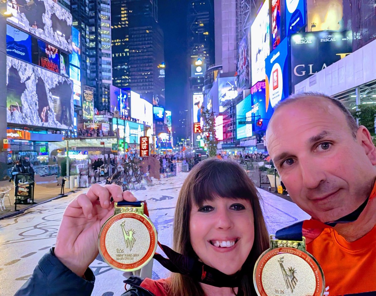 RoaringNurse's tweet photo. #MedalMonday 🥇
Super Proud of our @nycmarathon
Achievement - 26.2 Miles through the 5 burrows of New York 🏃‍♀️🏃‍♂️
New York you have been Amazing &amp; a fitting end to our INCREDIBLE  @NEUProfessiona1  #the321challenge 2024 raising Vital Funds 4 @Ashgate_Hospice &amp; @CavellCharity 💪🙏 https://t.co/VBUMUTOOeG