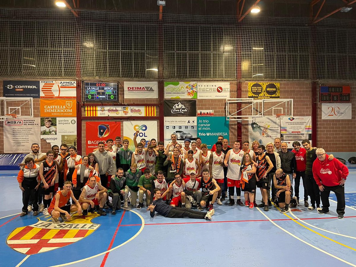 FCBQ_CatCentral's tweet photo. Dissabte es va viure una gran jornada de bàsquet inclusiu!
Felicitats a tots els jugadors/es per demostrar que el bàsquet és molt més que un esport:és una eina d'inclusió, superació i unitat. Sou exemple per a tothom!
@basquetsalle @ampansfundacio @basquetberga @cbvilasemontornes https://t.co/ZXIP7x62v3