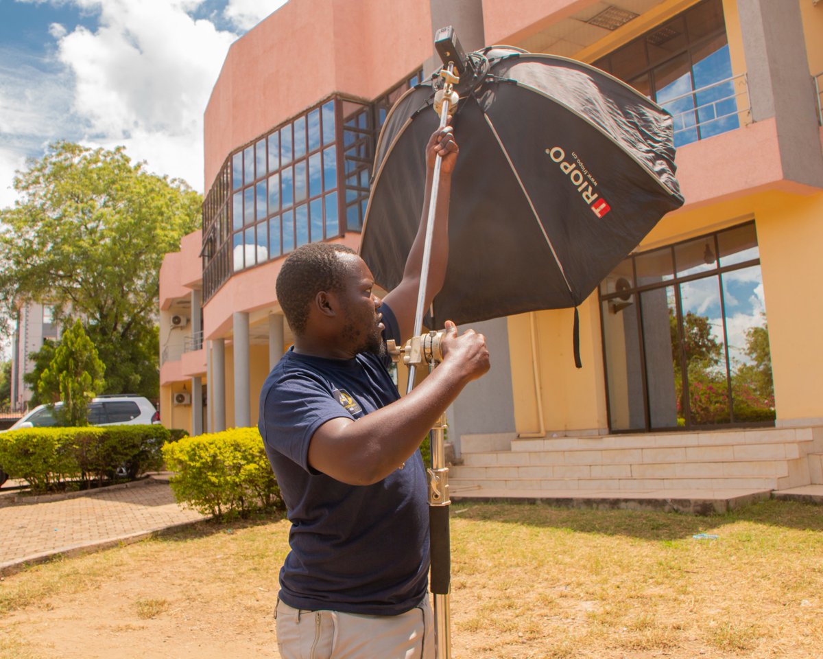 AfterDawnMedia's tweet photo. Sunday wedding photography prep for us
@jamo_jesm got behind the lens.

#photography #videography #weddings #afterdawnmedia #juba #southsudan https://t.co/mDIg0cuIZ7
