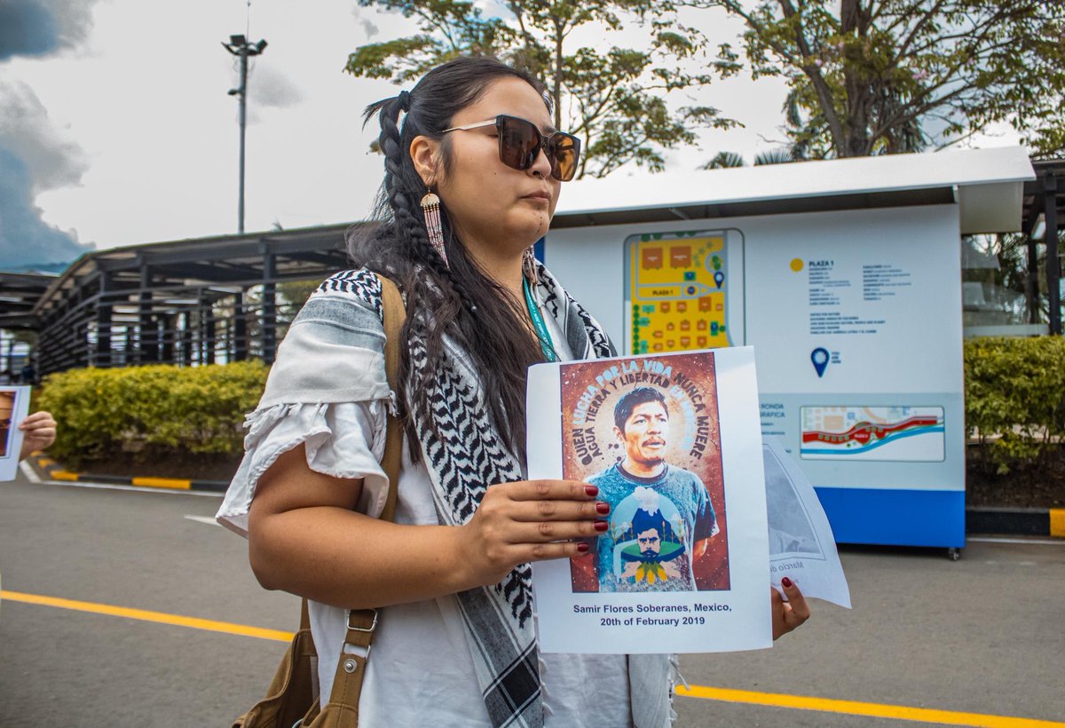 Climate Justice Alliance (CJA) 🌻 (@cjaourpower) on Twitter photo At least 196 land and environmental defenders were killed last year for trying to protect their homes, community or the planet. 💔
An action to remember them and to carry their memory forward took place at #COP16 in Colombia. 🇨🇴 ✊🏽✊🏿✊🏾
Photo by Edgar Frank <a href="/edgarfranx/">Edgar Franks</a> At least 196 land and environmental defenders were killed last year for trying to protect their homes, community or the planet. 💔
An action to remember them and to carry their memory forward took place at #COP16 in Colombia. 🇨🇴 ✊🏽✊🏿✊🏾
Photo by Edgar Frank <a href="/edgarfranx/">Edgar Franks</a>