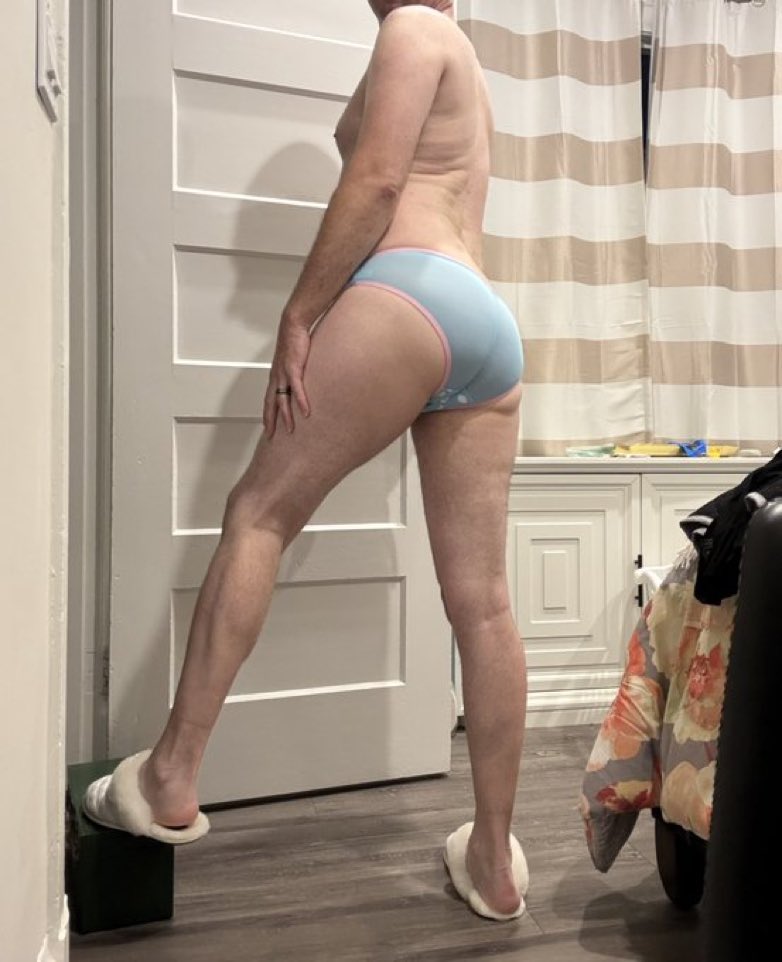 fair_camilla's tweet photo. Mommy Goddess Camilla inspires her sissy sluts to be the best versions of themselves https://t.co/c5wsbZC8MR