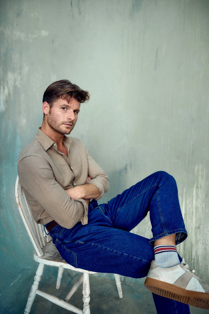 georgeturneruk's tweet image. 📸 @KimHardyPhoto ⚡️

〰️
#headshots