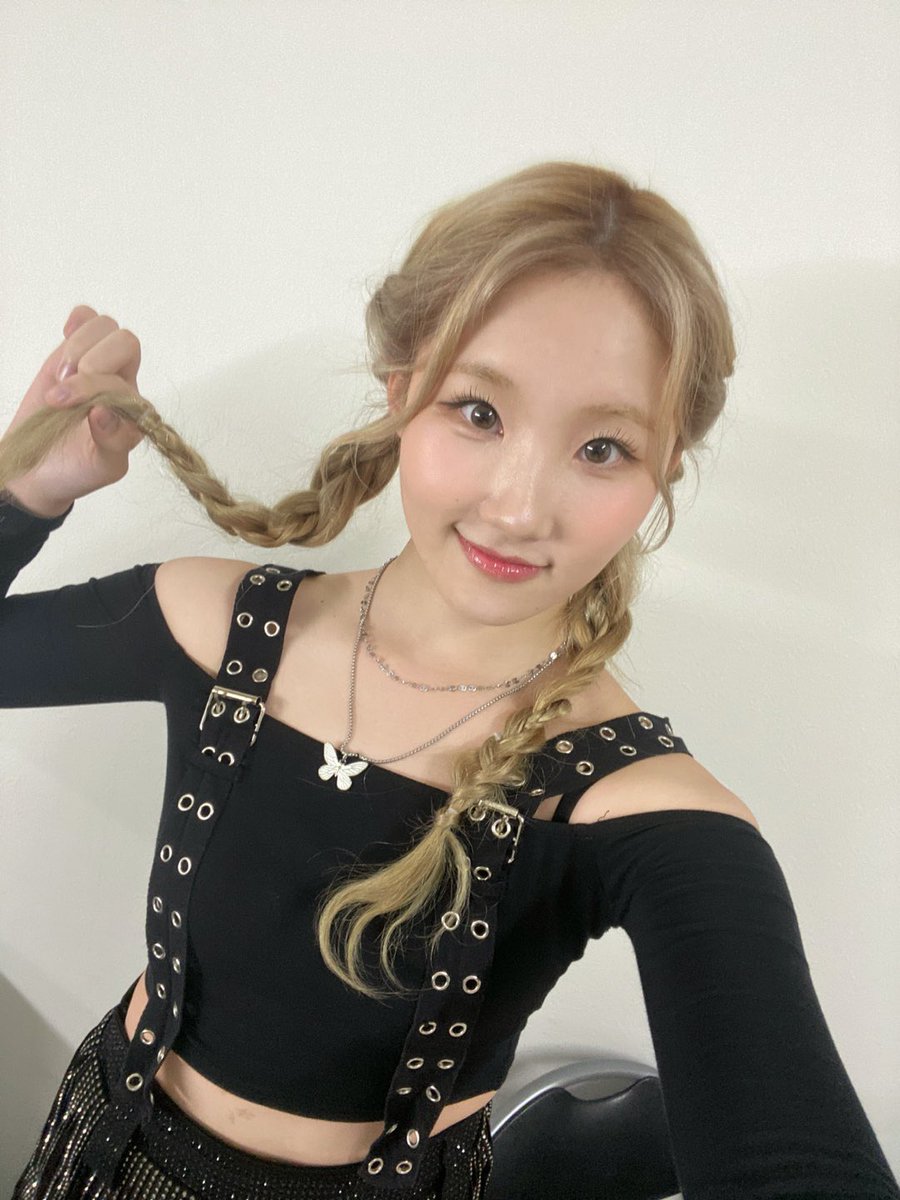 Lapillus_twt's tweet photo. 🪵🪐🍂🫶🏾💭 📜🤎🧸

#Lapillus #라필루스 #Shana #샤나 https://t.co/uU4J34DmfW