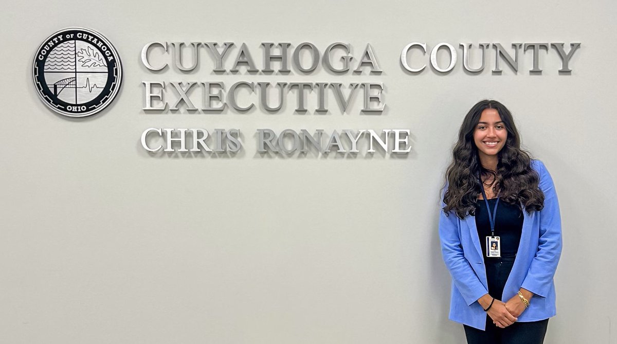 "...I felt truly heard and valued." - Luisa Pereira Duarte '26

As an economic development public policy fellow, Luisa spent months supporting Cuyahoga County's new Office of Small Business in downtown Cleveland.

How does OWU support career goals? ➡️bit.ly/OWUProfitableE…