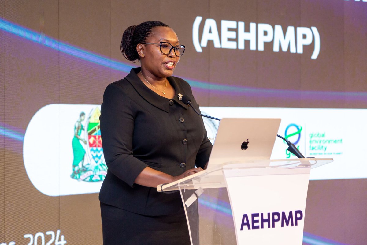 NemcTanzania's tweet photo. Ufunguzi wa  Mkutano wa nchi za Afrika zinazotekeleza Mradi wa Kudhibiti Matumizi ya Zebaki kwa Wachimbaji Wadogo wa Dhahabu (EHPMP).Aliyefungua ni Katibu Mkuu, Ofisi ya Makamu wa Rais (Muungano na Mazingira) Mhandisi Cyprian Luhemeja.

#AEHPMP
#EnvironmentalHealth
#WorldBank https://t.co/pAqdP76YFn