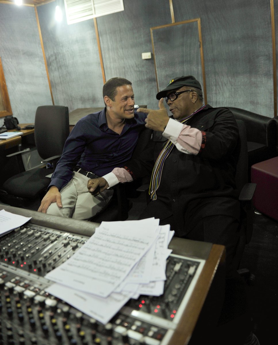 BadrJafar's tweet image. Today, we lost a legend whose incredible legacy will resonate forever. #QuincyJones, you gave so much to the world—lifting everyone you met, leaving us all better, wiser, more alive. For 28 years, you inspired me, taught me, and enriched my journey. I pledge to honor your memory…