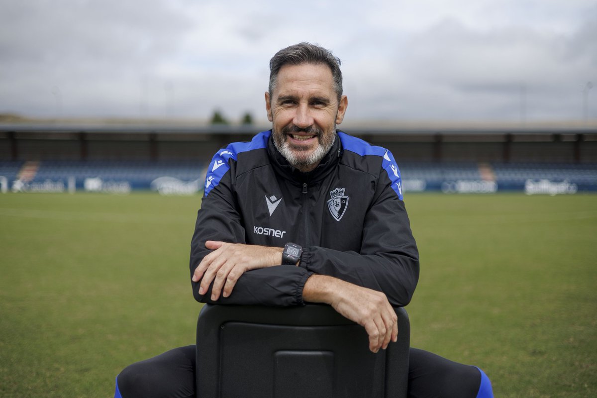 Johan Calle (@johancn_5) on Twitter photo El club va a dejar que el mismo Vicente Moreno sea quien decida cuándo reincorporarse a la dinámica de la plantilla, mientras él está ayudando en su pueblo, Massanassa.
A este nivel, este gesto no se consideraría en todos los casos.
Se me caen las manos aplaudir, <a href="/Osasuna/">C. A. OSASUNA</a>. 👏🏻❤️ El club va a dejar que el mismo Vicente Moreno sea quien decida cuándo reincorporarse a la dinámica de la plantilla, mientras él está ayudando en su pueblo, Massanassa.
A este nivel, este gesto no se consideraría en todos los casos.
Se me caen las manos aplaudir, <a href="/Osasuna/">C. A. OSASUNA</a>. 👏🏻❤️