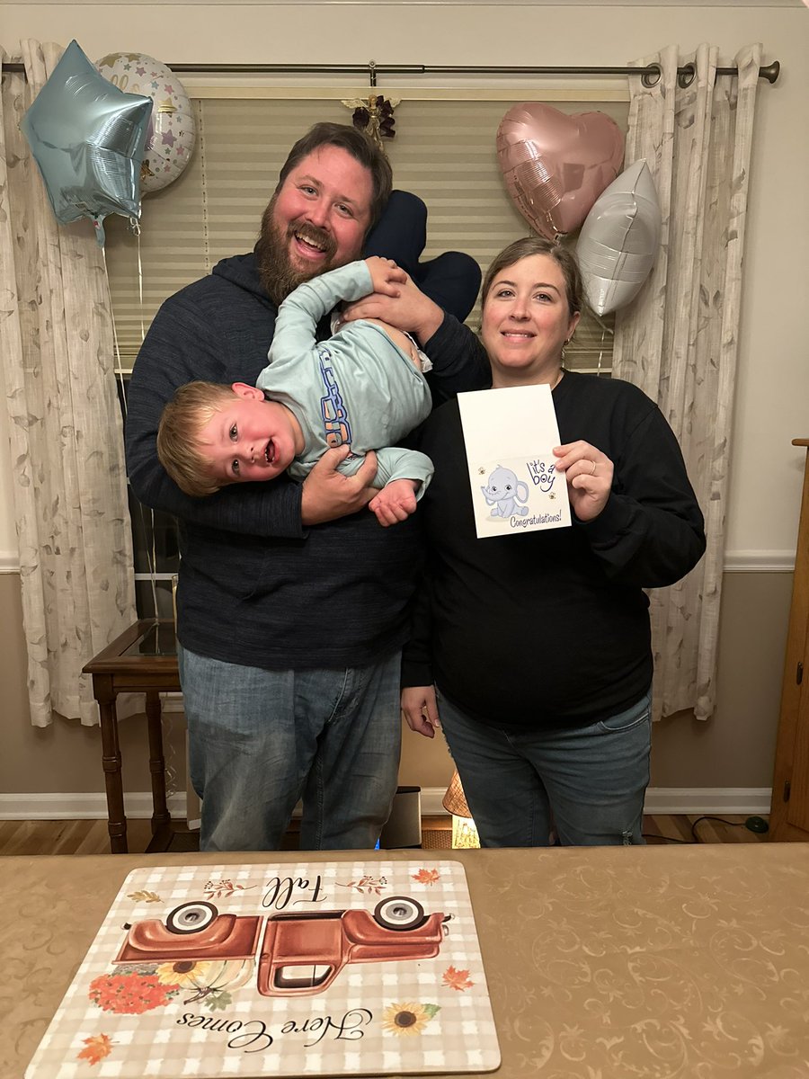 Donvicente07's tweet photo. Party of Four starting in March ‘25. #proudpapa #vvc3 https://t.co/C6smvw8Ucg