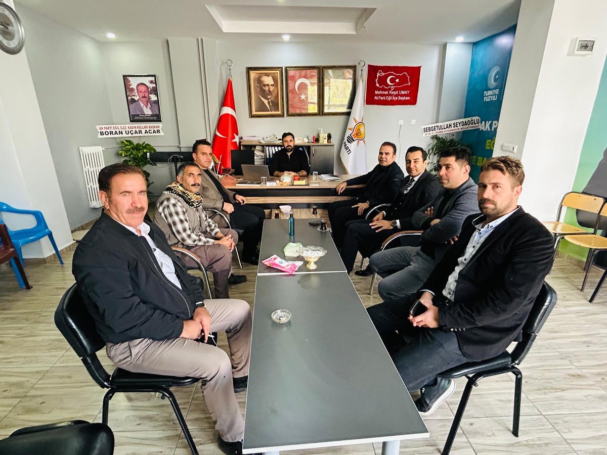Ak parti ilçe başkanlığımızda bizlere hayırlı olsun ziyaretinde bulunan, İlçe Tarım Müdürümüz Suat Demirbaş,Milli Emlak Müdürümüz Engin Demirel ve Dere Mahalle Muhtarımız Hayri yakut 'a teşekkür ederiz. <a href="/resit_umay/">Mehmet Reşit UMAY</a>