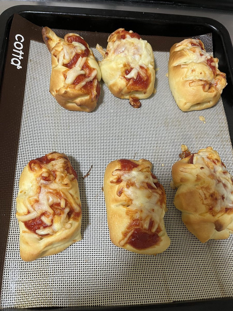 koromama1963's tweet photo. 三連休か終わります。
あっという間でした。
パン屋さんみたいにパンを焼き続けた三連休でした。 https://t.co/PsvIlnr6dF