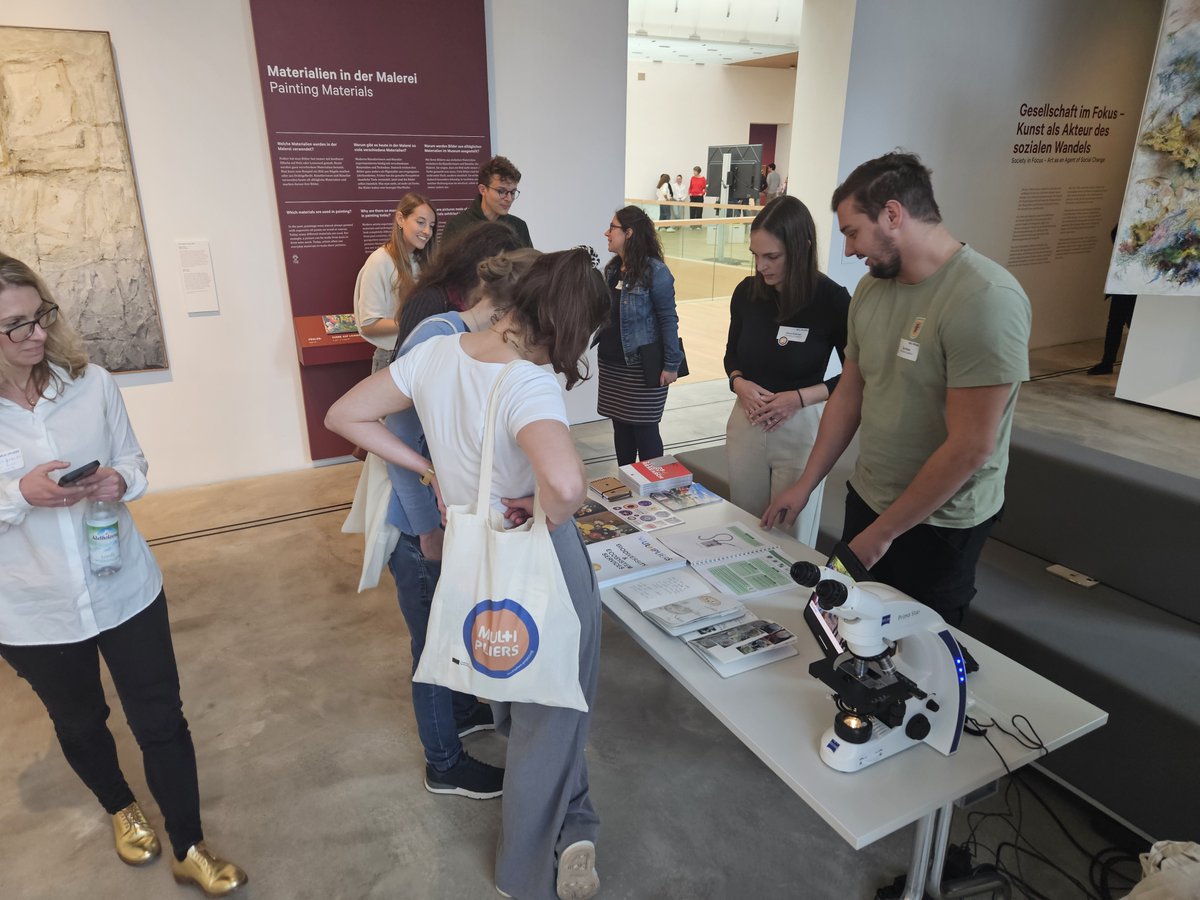 V pokrajinskem muzeju v Bonnu je potekal zaključni dogodek, kjer smo predstavili rezultate triletnega mednarodnega projekta MULTIPLIERS (Obzorja 2020). Več o dogodku multipliers-project.org/celebrating-th…