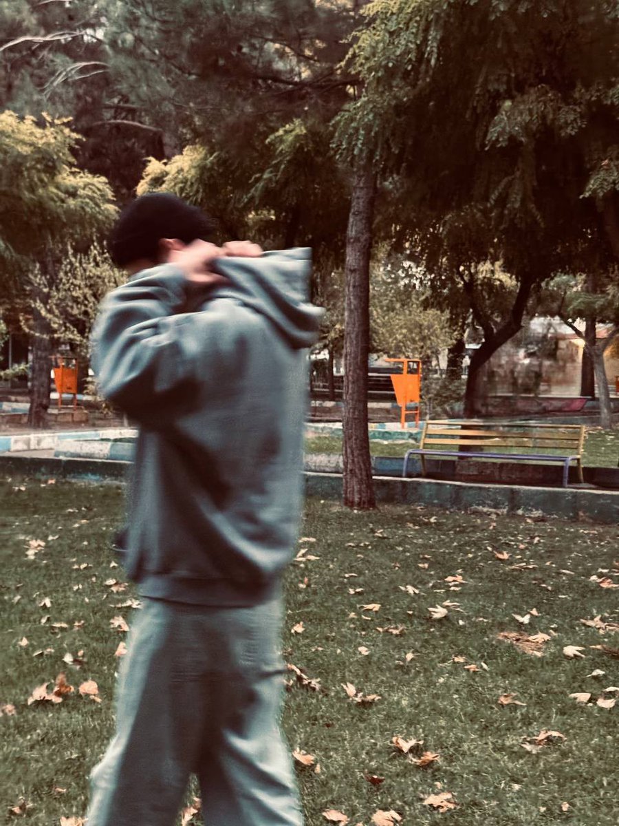 Navib_8's tweet image. آری این منم... اما چه سود...
او که در من بود دیگر نیست‌و نیست...