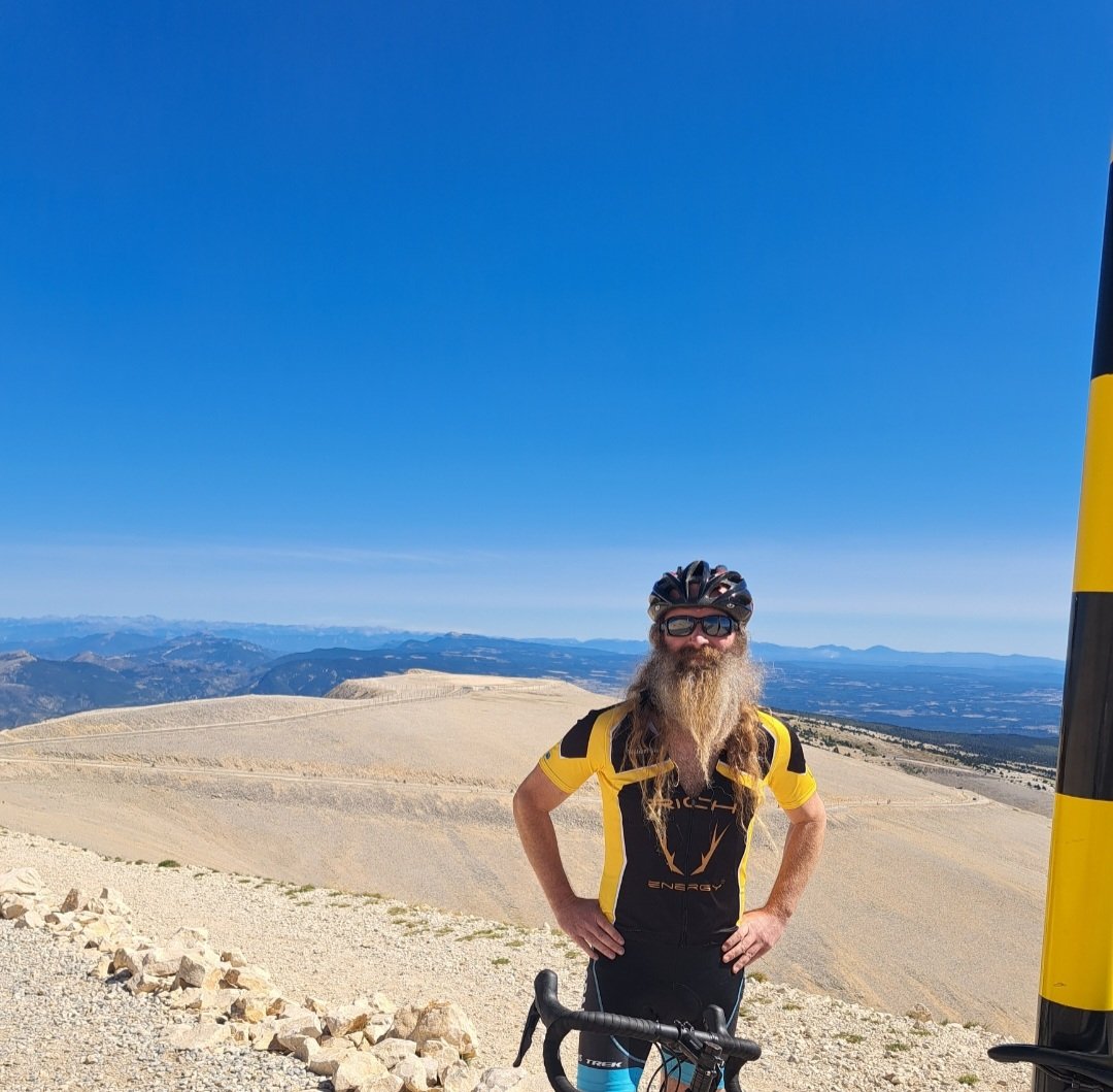 richenergyceo's tweet photo. One of the legendary mountains in @LeTour. This cycling icon offers a 21km climb at an average gradient of 8%. Luckily I had a can of @rich_energy. Great camaraderie & my respect for the professionals who race up here further enhanced
#MtVentoux #TourDeFrance @cyclingweekly https://t.co/bq2YdS8x9T