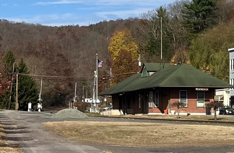 RyanScheidt13's tweet photo. Shot of beautiful Weatherly, Carbon County on this cool and breezy day. @BRCNews13 #BRCNews13 #WeatherShot #Weatherly https://t.co/ROOcTBArgn