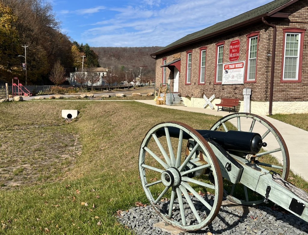 RyanScheidt13's tweet photo. Shot of beautiful Weatherly, Carbon County on this cool and breezy day. @BRCNews13 #BRCNews13 #WeatherShot #Weatherly https://t.co/ROOcTBArgn