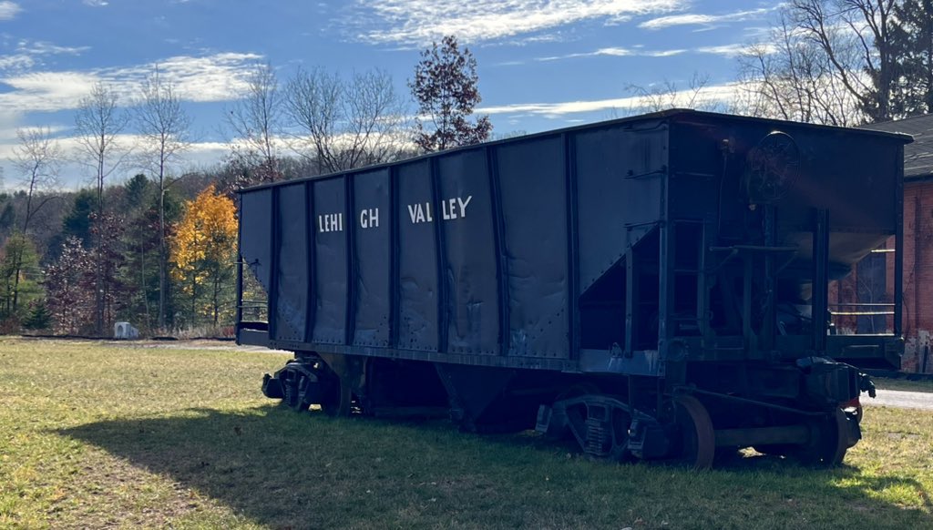 RyanScheidt13's tweet photo. Shot of beautiful Weatherly, Carbon County on this cool and breezy day. @BRCNews13 #BRCNews13 #WeatherShot #Weatherly https://t.co/ROOcTBArgn