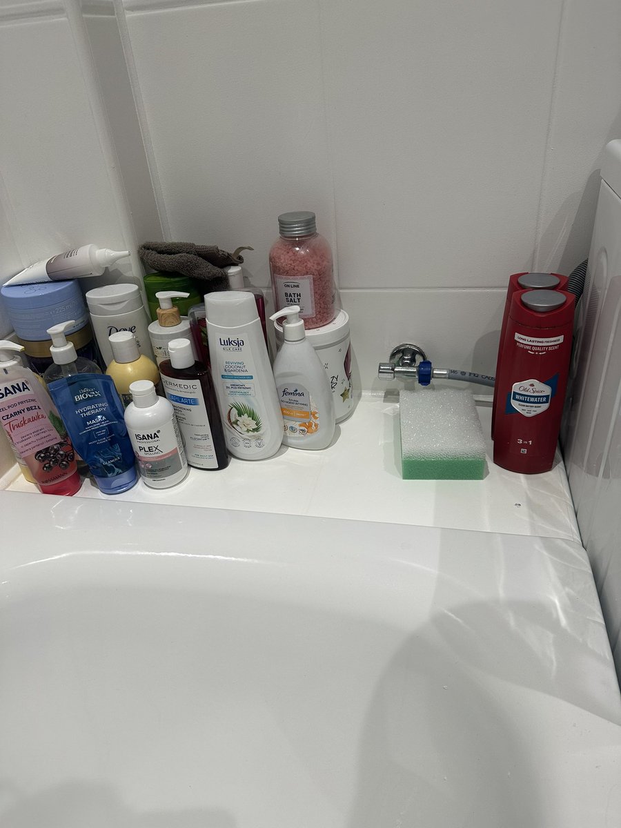 Gdy twój chłopak używa jednego płynu do wszystkiego tymczasem ja 🥲