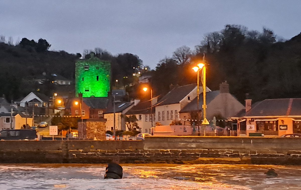 tidesntales's tweet photo. Homeward bound on the car ferry tonight from #Ballyhack #Wexford https://t.co/HcIIhRtvVn