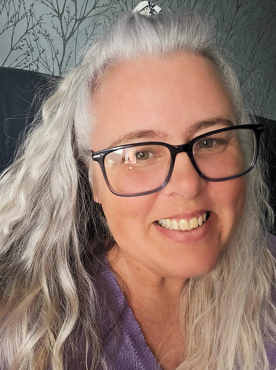 grantie73's tweet photo. Another Monday morning waking up feeling normal, well my new normal. Less medication, less pain and less of me. Now hormones are pretty much balanced I'm starting to come back #menopausalwoman #DiabetesAwareness 
#findingmyself https://t.co/IQuctiXHkD
