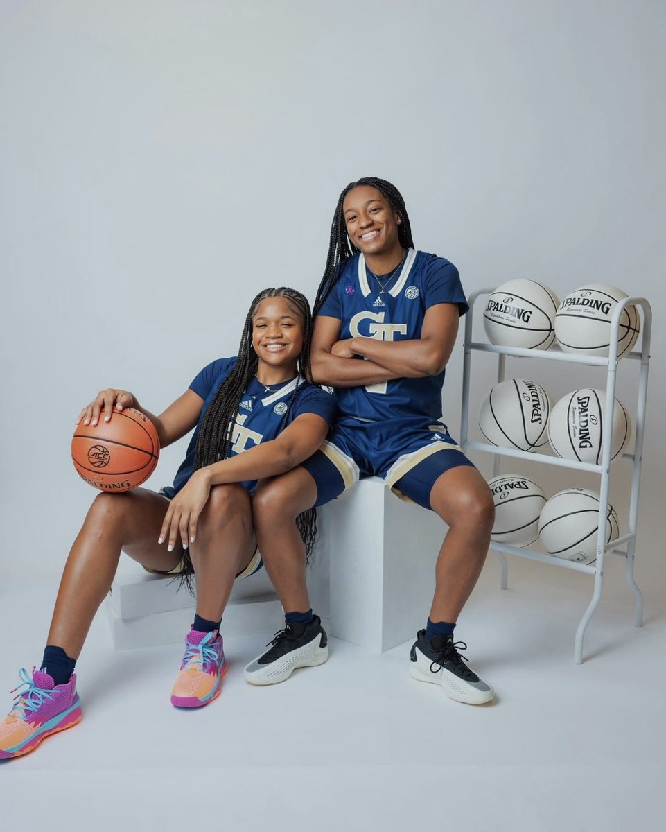 KevinTroyGA's tweet photo. @AtlantaDream ๐๐
That Ramblin' Wreck from Georgia Tech. #GoJackets #SwarmEm https://t.co/VTRRgOKgv9