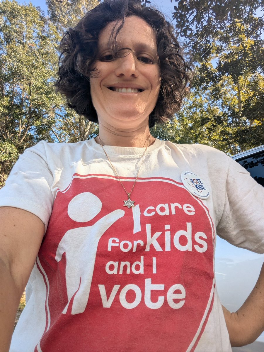 My outfit to work today. 
Please #Vote! #VoteKids #votehealthcare 
#dontvote4hate