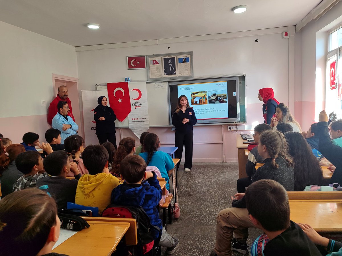 Hayranlıkla afet eğitimcilerini dinlediğim sıralardan dinlendiğim zamanlara 🥹✨