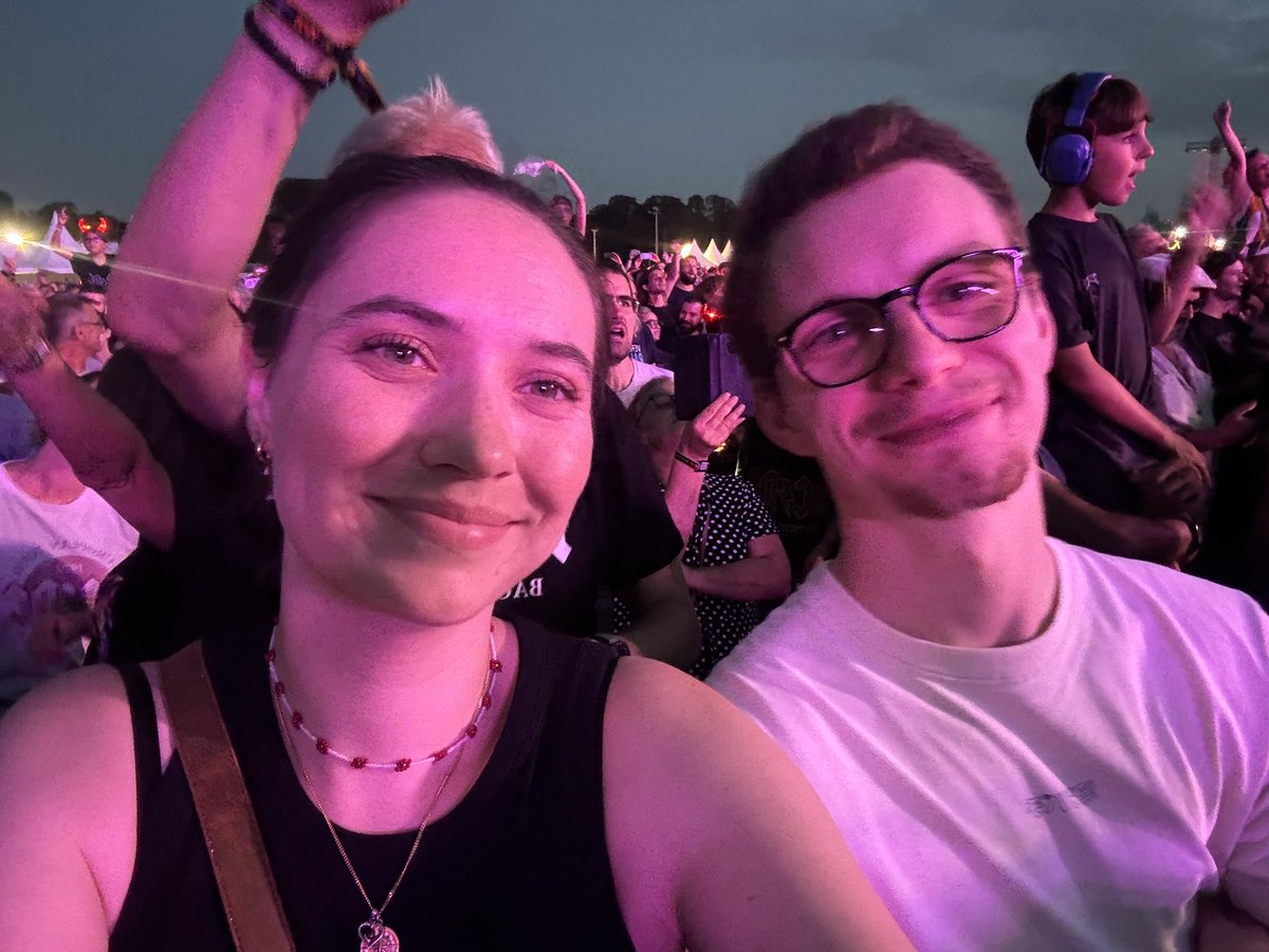 velivym's tweet image. Voilà une septième année d&apos;amour tous les deux et excellente nouvelle, on s&apos;aime toujours autant aussi fort 🥰