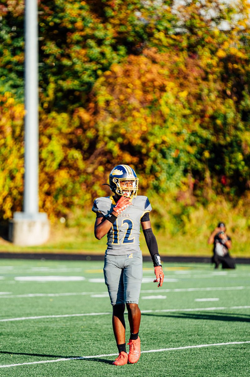Regular season tape !
hudl.com/v/2Q8QhK