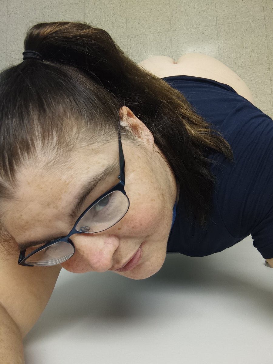 stormilynx's tweet photo. Go check my profile on OF! https://t.co/zBGjC6NQji for flirty naughty pics!!! Customs shots available! 💙😘 https://t.co/qdWnCR6fCE
