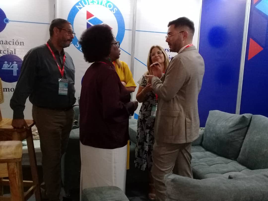Visitan el stand de <a href="/pro_cuba/">ProCuba</a>  
María Lucía dos Santos, Presidenta JMPL&amp;SAN PORTUGAL SA, Alexandre Marques, Vice-presidente JMPL&amp;SAN PORTUGAL SA, Yamila Quintana Vicerepresentante SAN PORTUGAL y Francisco Chamorro Zamorano Comercial SAN PORTUGAL,
en la 40 edicion de # FIHAV2024.
