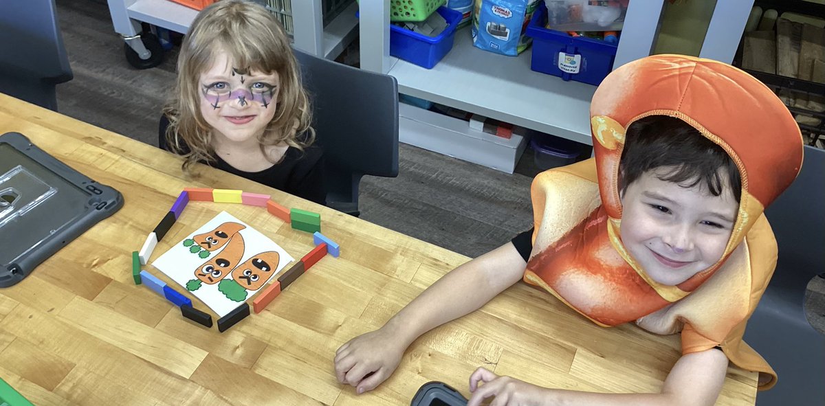 Creepy Carrots fence engineering challenge with kindergarten on Halloween🥕🎃