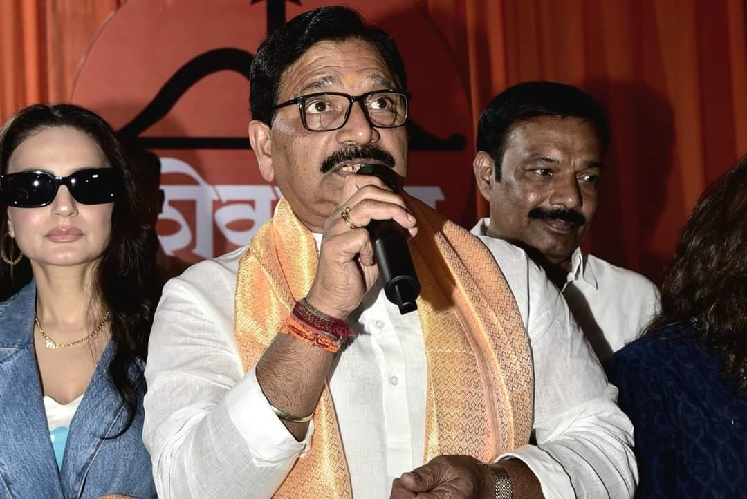 ssrajeshsingh's tweet image. माननीय मुख्यमंत्री एकनाथ शिंदेसाहेब, उप-मुख्यमंत्री देवेंद्र फडणवीस जी व अजित पवार जी यांच्या आशीर्वादाने @sanjaynirupam यांचा १५९ दिंडोशी विधानसभेतील निवडणूक मध्यवर्ती कार्यालयाचे उदघाटन झाले. सदर कार्यालयाच्या उदघाटन प्रसंगी उपस्थित 

सर्वांचे खूप खूप आभार🙏🏻