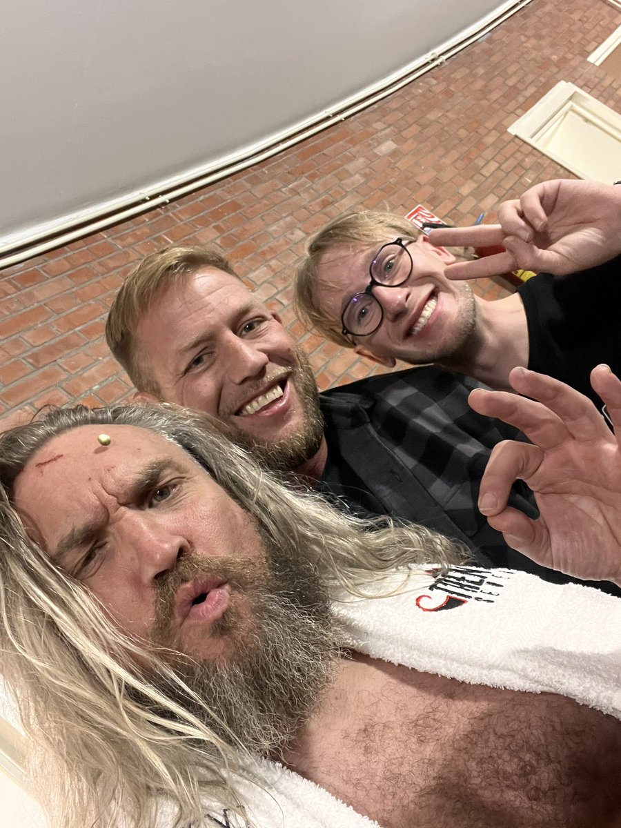 SoCatchHal's tweet photo. Le #BZWeekend a juste été incroyable du début à la fin. Tellement fier de toutes les personnes qui participent à ce si beau projet qu’est @bzw_wrestling
Merci également à toutes les personnes qui sont venues remplir les salles jeudi, vendredi et samedi.
NOUS SOMMES BZW ❤️ https://t.co/CXPw5kQrgy